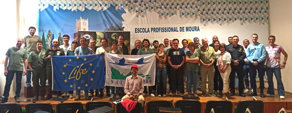 LIFE Aegypius Return partners and stakeholders gathered at the Moura Vocational School ©VCF