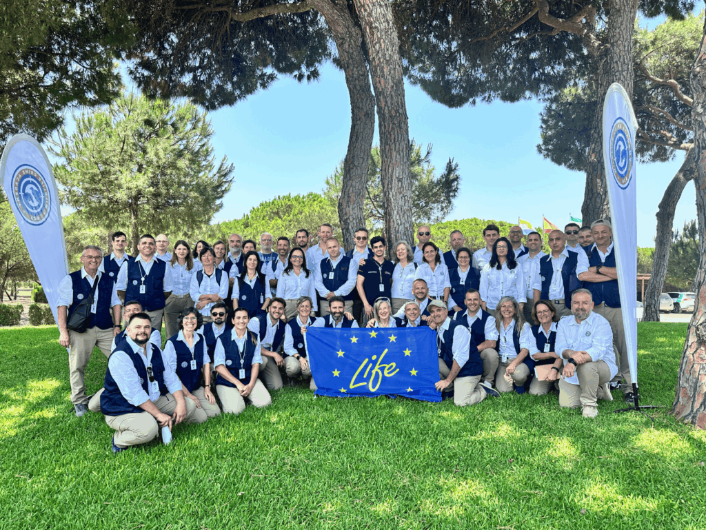 Group photo with professors and participants © Vulture Conservation Foundation