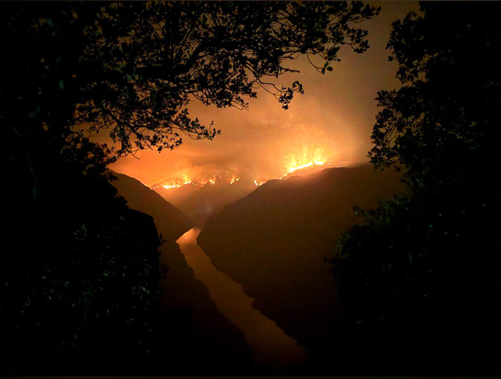 Fire in the Douro International Natural Park ©Mieza:Palombar