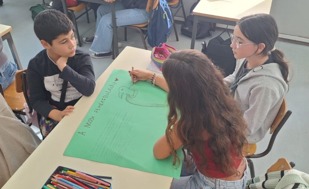 Students choose the names of the Cinereous Vultures ©Palombar